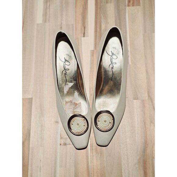 Rosalina Women's White‎ Cream Slip On Pump Size 8.5M - Picture 1 of 9